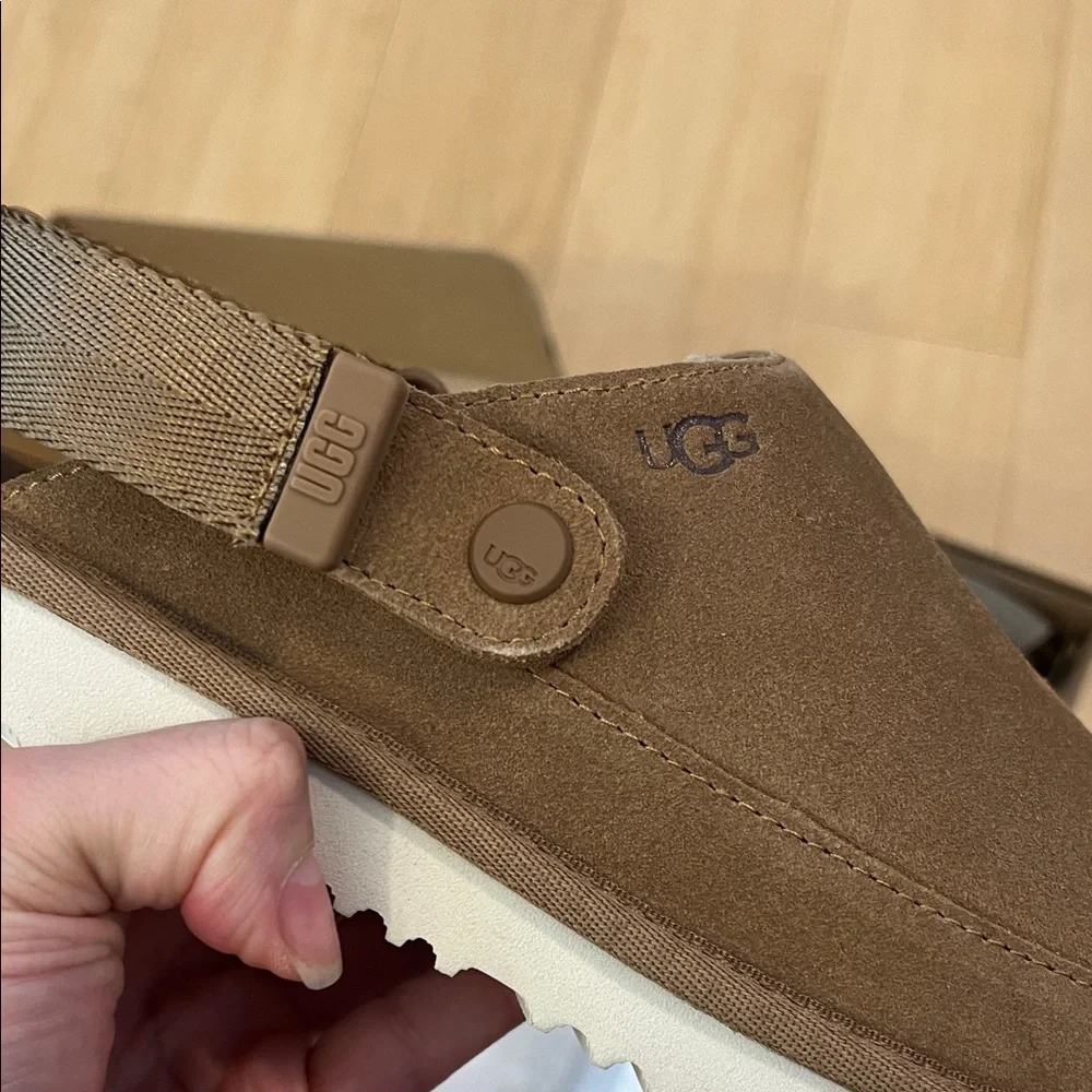 UGG Kids Goldenstar Clog in Brown